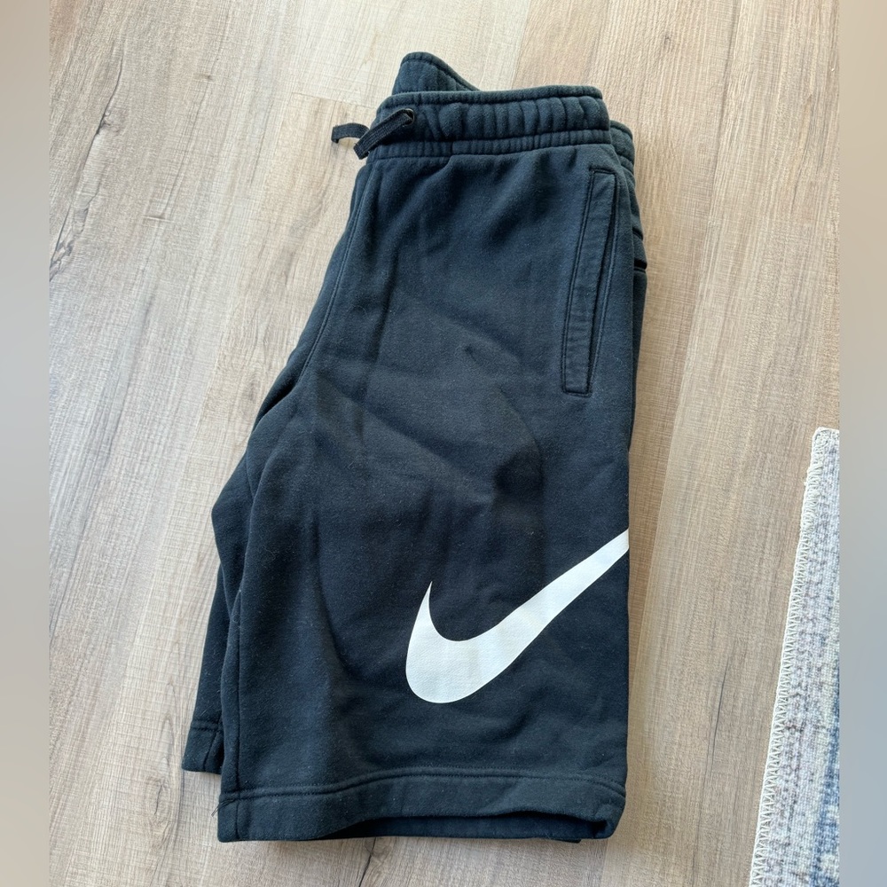 Men’s Nike Shorts - Medium